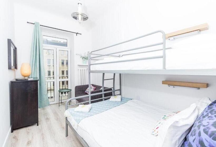 共用浴室的经济型房间, Chillout Hostel
