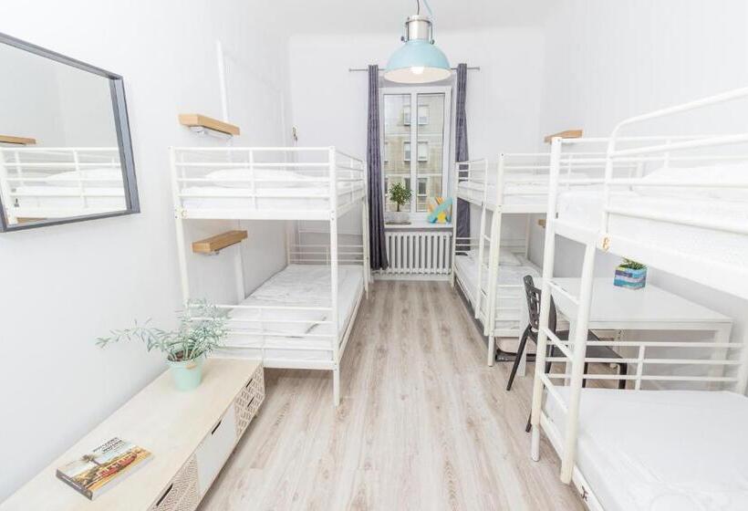 共用房间的床, Chillout Hostel