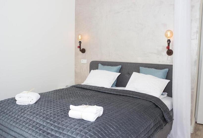 豪华工作室, Chillout Hostel