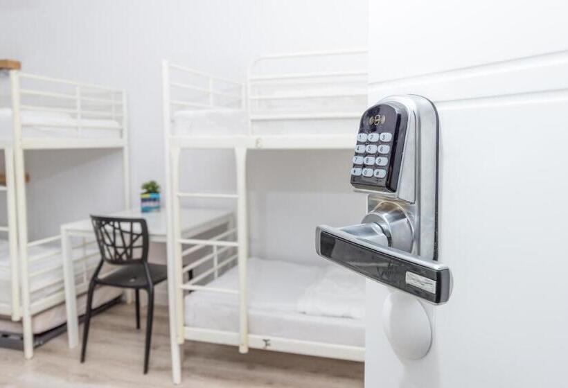 家庭间, Chillout Hostel