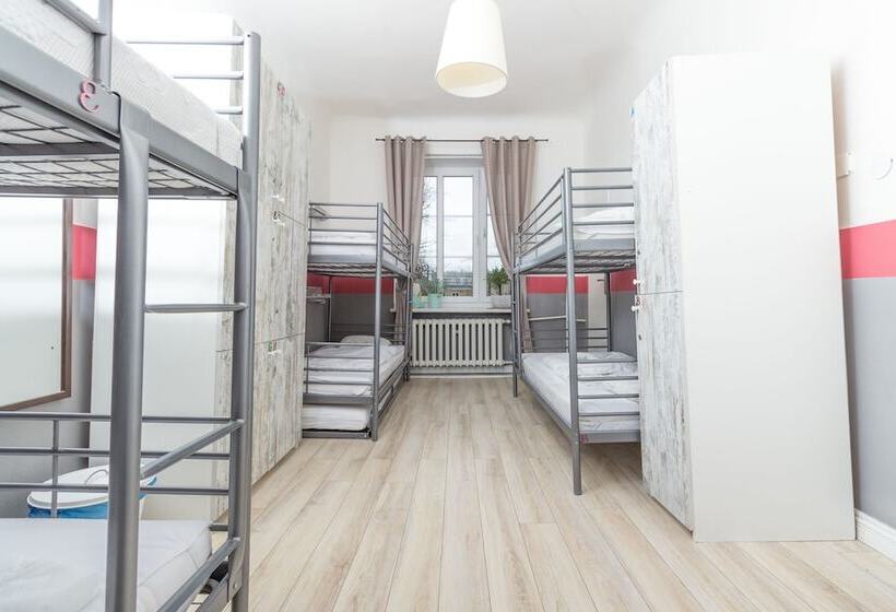 共用房间的床, Chillout Hostel