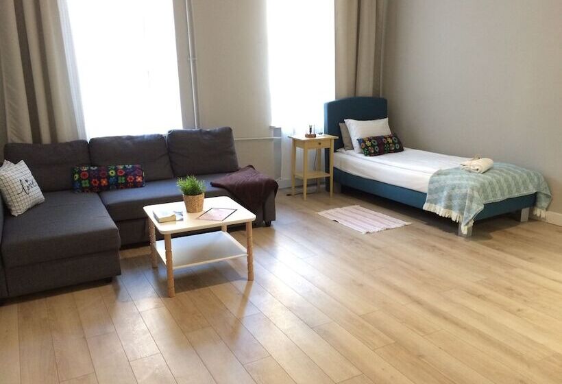 标准单人间, Chillout Hostel