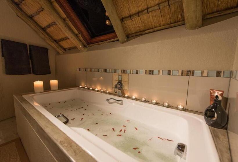 Люкс с Балконом, Ekhaya Bush Villa