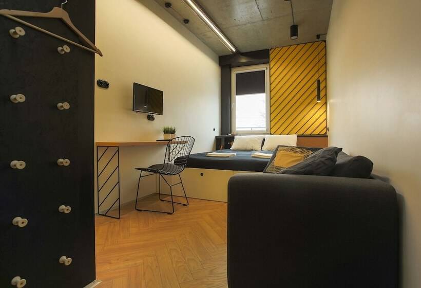 家庭间, Suffix Hostel & Apartments
