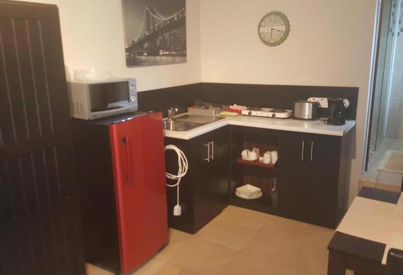 اتاق استاندارد, Beachway Guesthouse