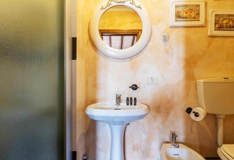 エコノミー４人部屋, Agriturismo   Collina Toscana Resort