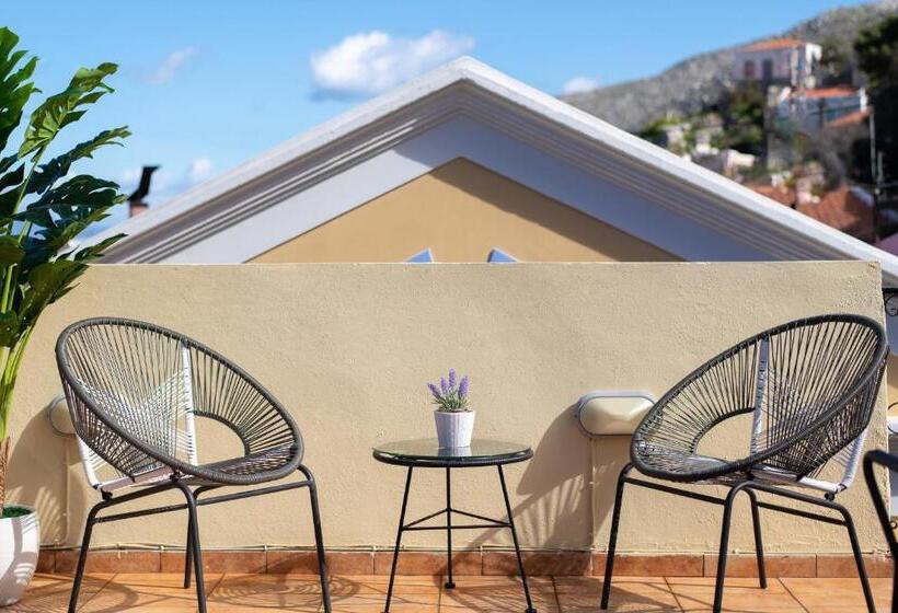 اتاق سوپریور, Maravelia S Rooms