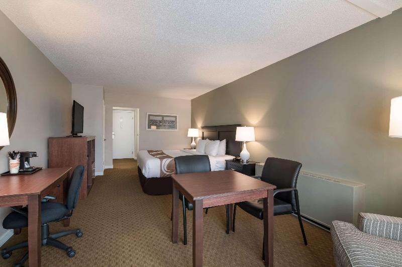 스탠다드 룸 킹사이즈 침대, Quality Inn & Suites