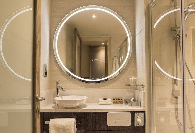 غرفة قياسية, Sloane Place