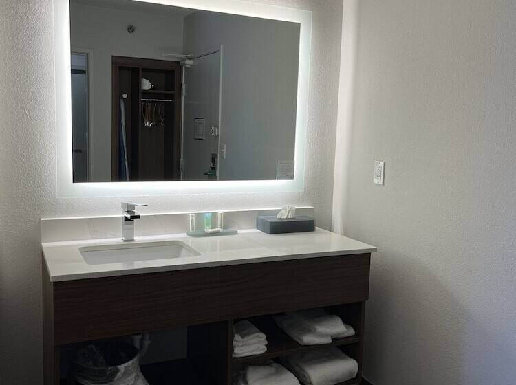 Номер Deluxe, La Quinta By Wyndham Nashville Airport