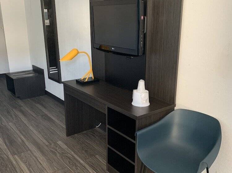 Номер Стандарт 2 Двуспальные Кровати, Motel 6 Lincoln, Ne   Airport