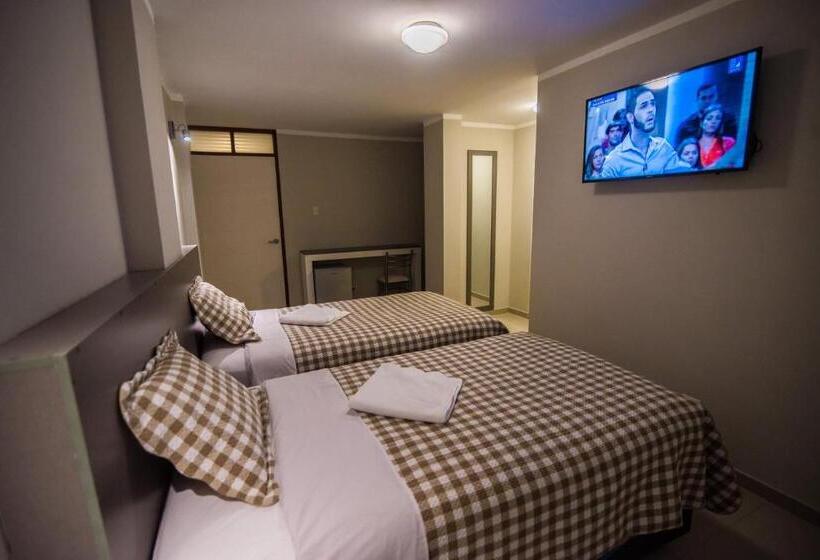 Quarto Estandar 2 Camas Casal, Hostal Montalvo