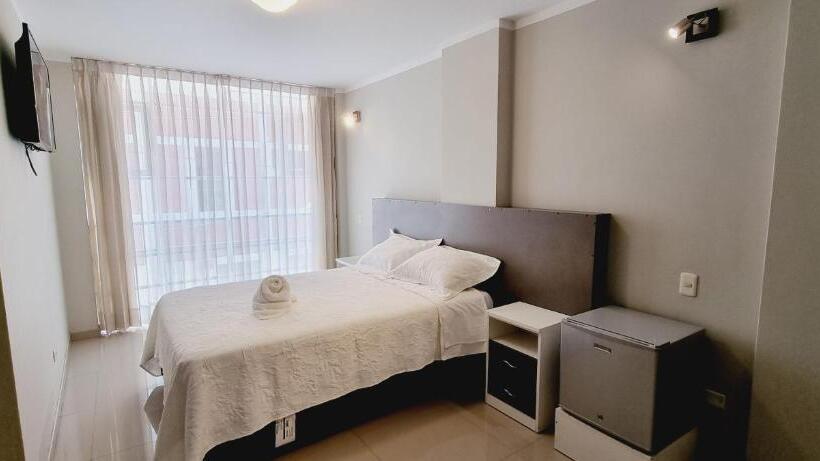 Номер Deluxe с Балконом, Hostal Montalvo
