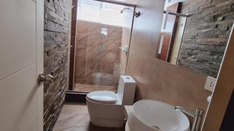 Quarto Deluxe com Sacada, Hostal Montalvo