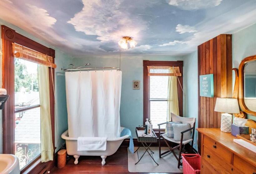 Номер Стандарт Совместная Ванная, Mamere's Guest House