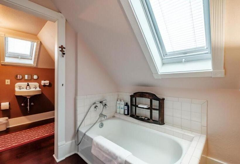 Номер Deluxe, Mamere's Guest House