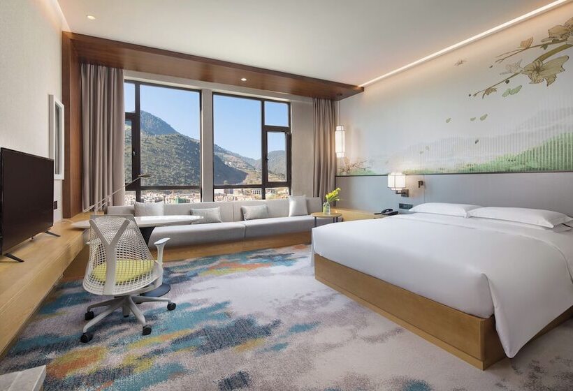 Quarto Estandar Cama Casal, Hilton Garden Inn Nujiang