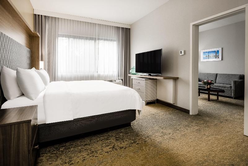 Люкс Кровать Кинг, Holiday Inn   Long Island   Islip Arpt East, An Ihg