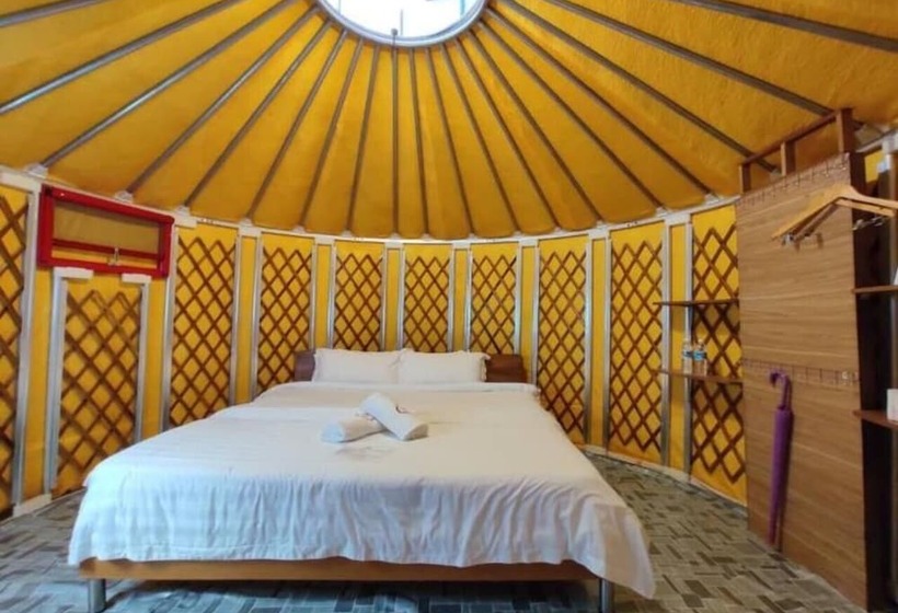 اتاق لوکس با تخت بزرگ, Rick Resort Teluk Intan