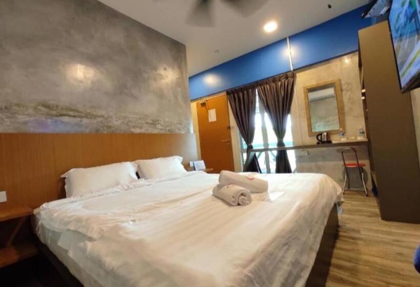 اتاق لوکس با تخت بزرگ, Rick Resort Teluk Intan