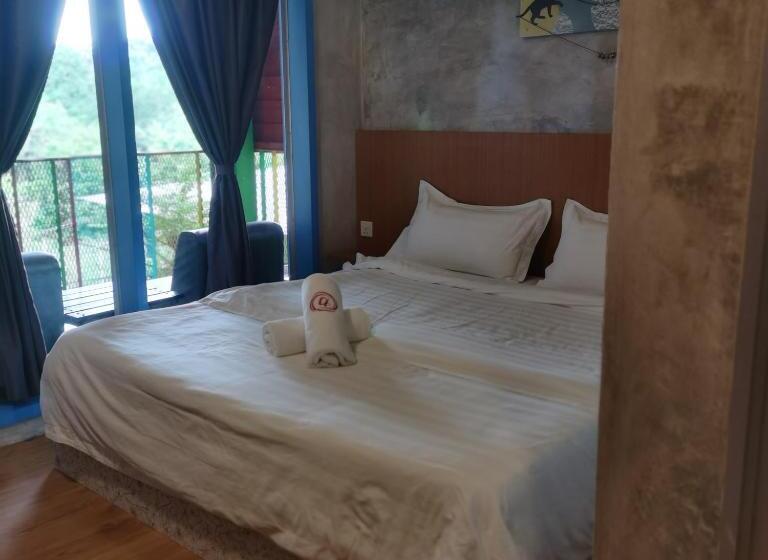 발코니 디럭스 룸, Rick Resort Teluk Intan