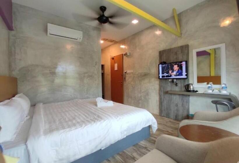 اتاق سوپریور با وان آب گرم, Rick Resort Teluk Intan