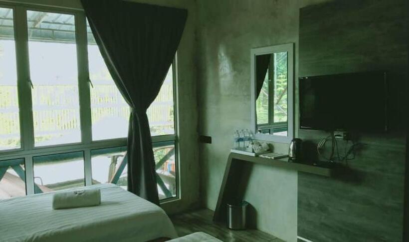 수피리어 트리플 룸, Rick Resort Teluk Intan