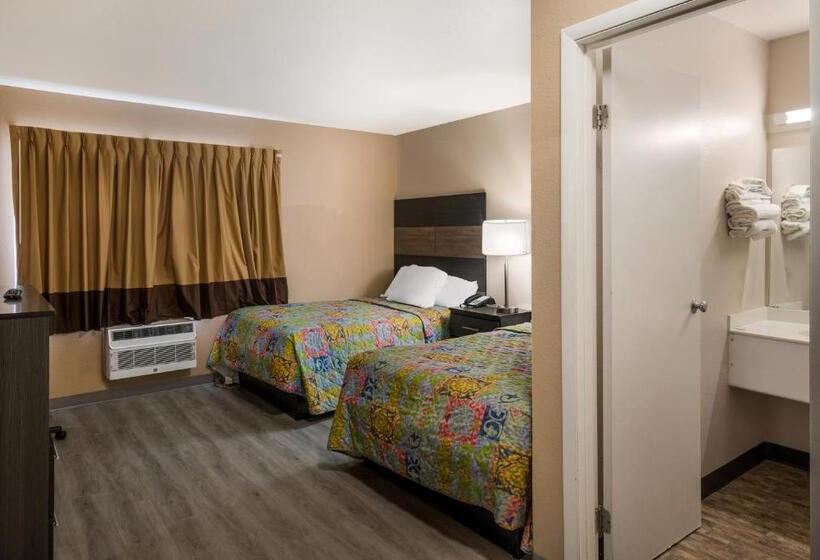 Номер Стандарт 2 Двуспальные Кровати, Knights Inn Grand Rapids East Airport