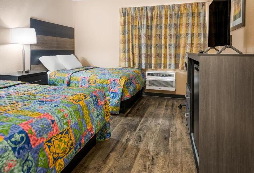 Номер Стандарт 2 Двуспальные Кровати, Knights Inn Grand Rapids East Airport