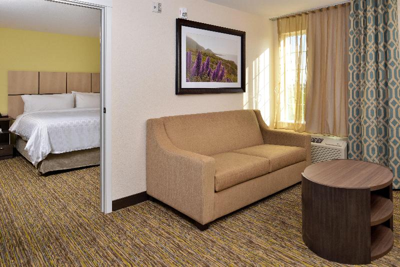 带大床的套房, Candlewood Suites   Lodi, An Ihg