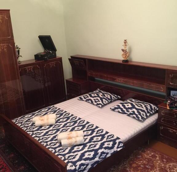 اتاق اکونومی, Munis