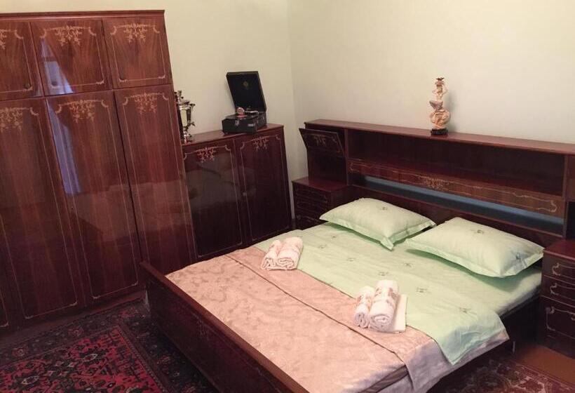 اتاق اکونومی, Munis
