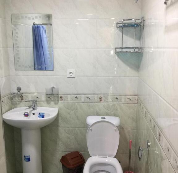 اتاق لوکس, Munis