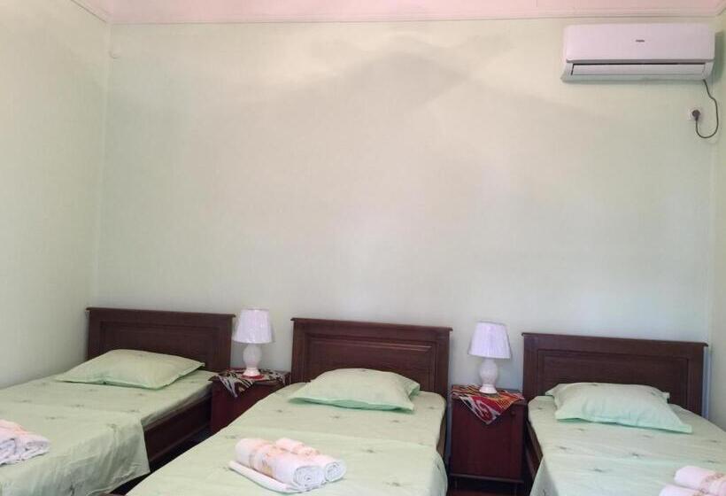 اتاق خانوادگی با سرویس بهداشتی مشترک, Munis