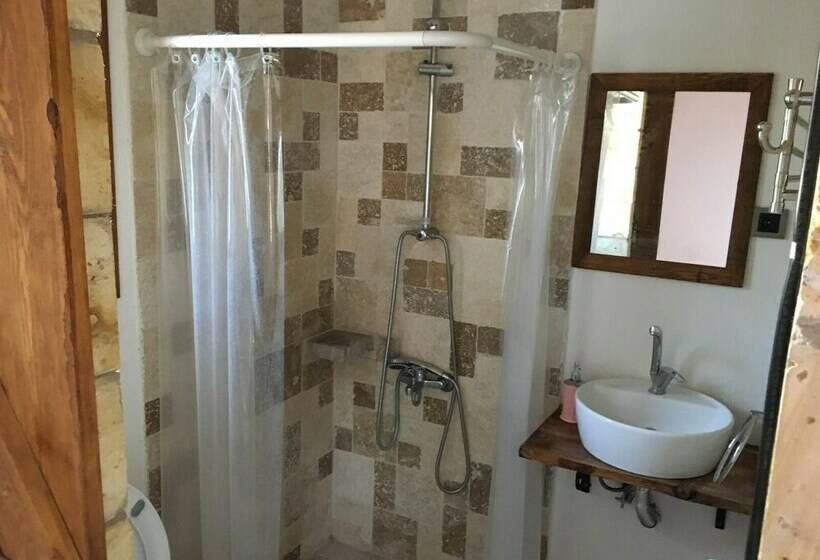 اتاق اکونومی, Monk Island Guesthouse
