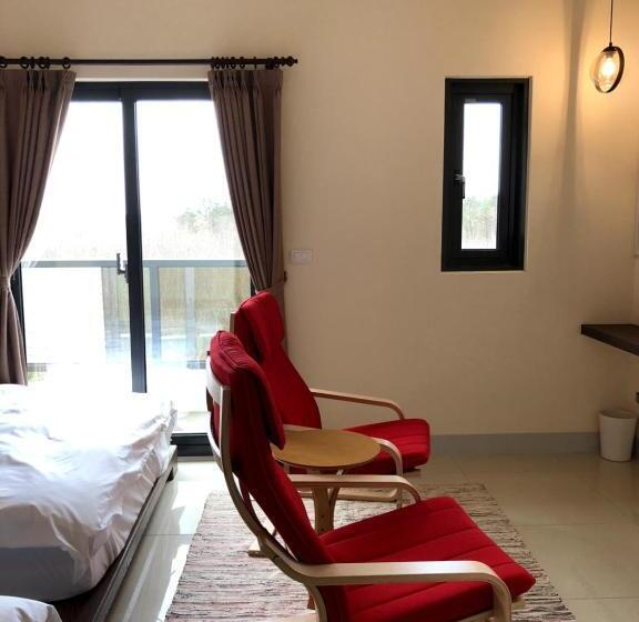 اتاق استاندارد چهار تخته, Warm B&b