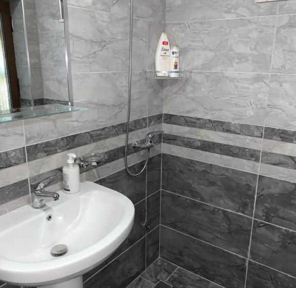 اتاق استاندارد چهار تخته, Guest House Genti