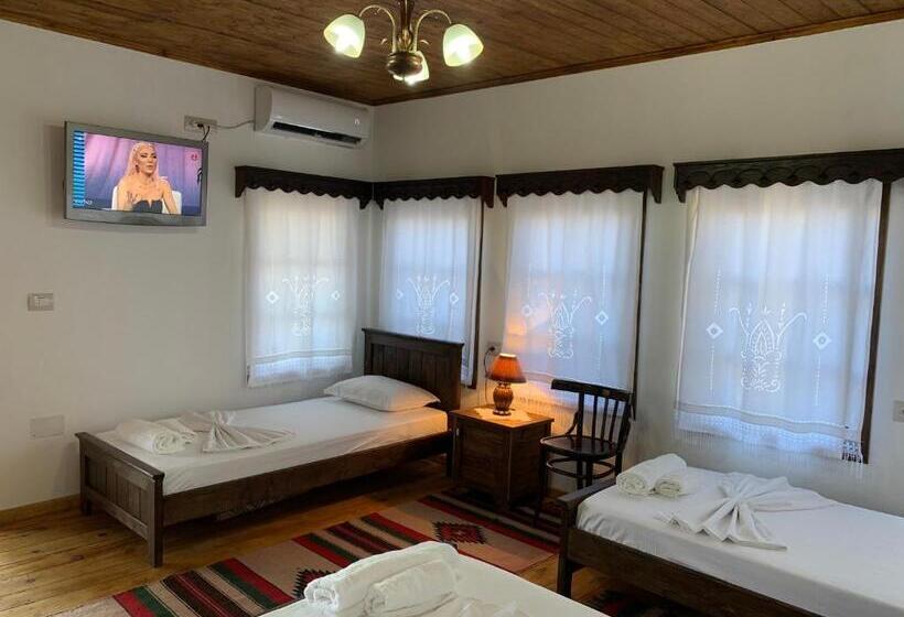 اتاق استاندارد چهار تخته, Guest House Genti