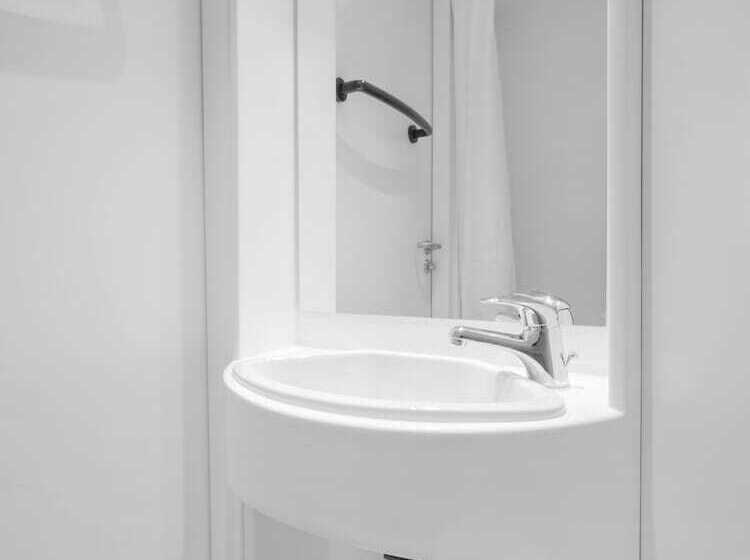 Номер Basic, Hamnhotellet