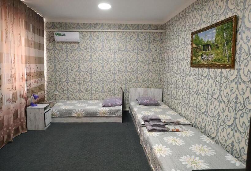 تختخواب در اتاق مشترک, Family Guest House   Friends J