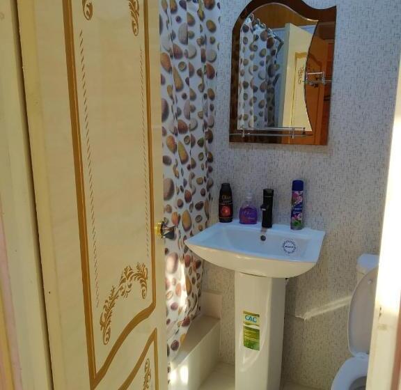 اتاق استاندارد, Family Guest House   Friends J