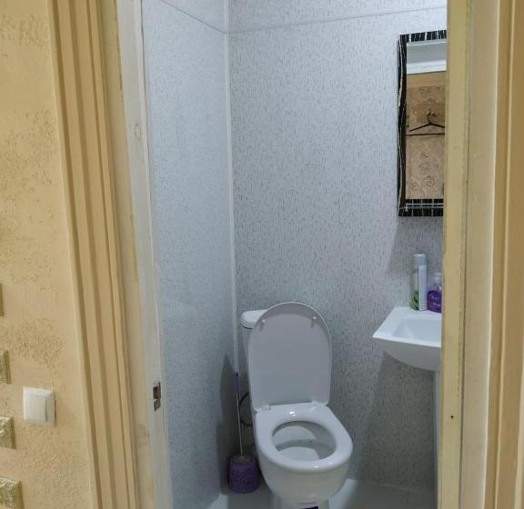 اتاق استاندارد, Family Guest House   Friends J