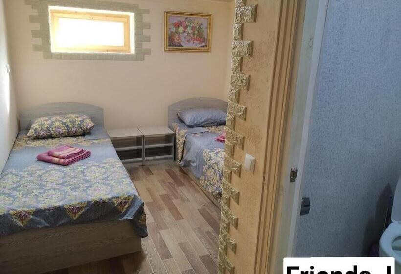 اتاق استاندارد, Family Guest House   Friends J