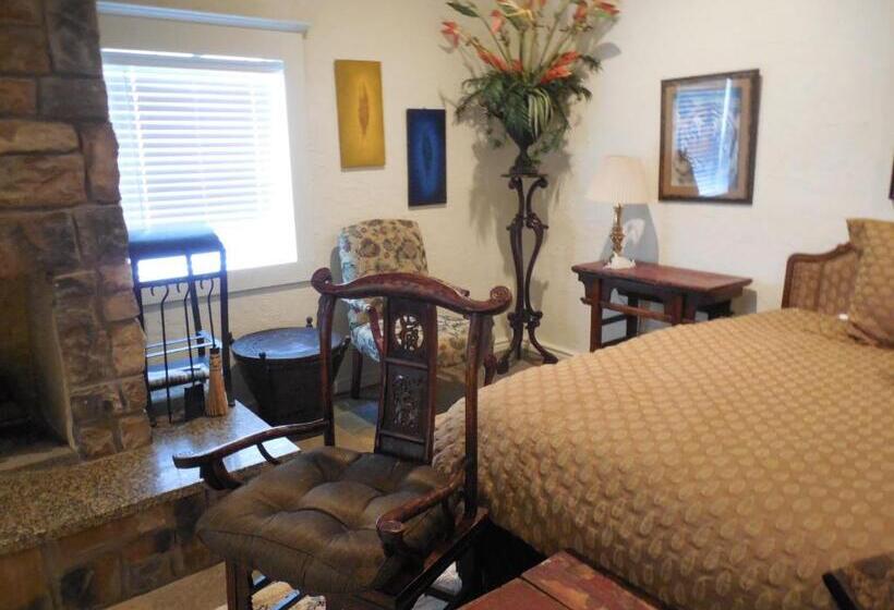 Люкс Deluxe Кровать Кинг, Dogwood Springs Lodgings