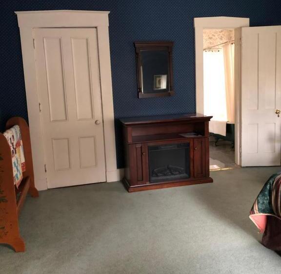 Люкс Deluxe Кровать Кинг, Antique Mansion B & B