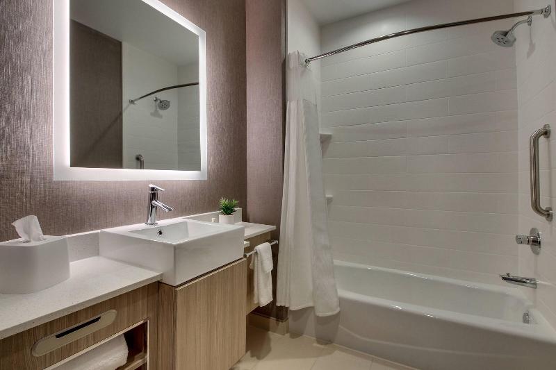 带皇后床的套间, Springhill Suites By Marriott Gulfport I10