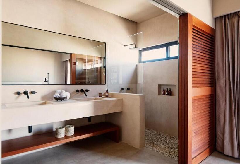 اتاق لوکس با بالکن و چشم‌انداز دریا, Norte Suites Boutique