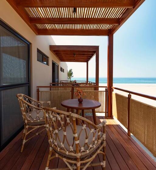 اتاق لوکس با بالکن و چشم‌انداز دریا, Norte Suites Boutique