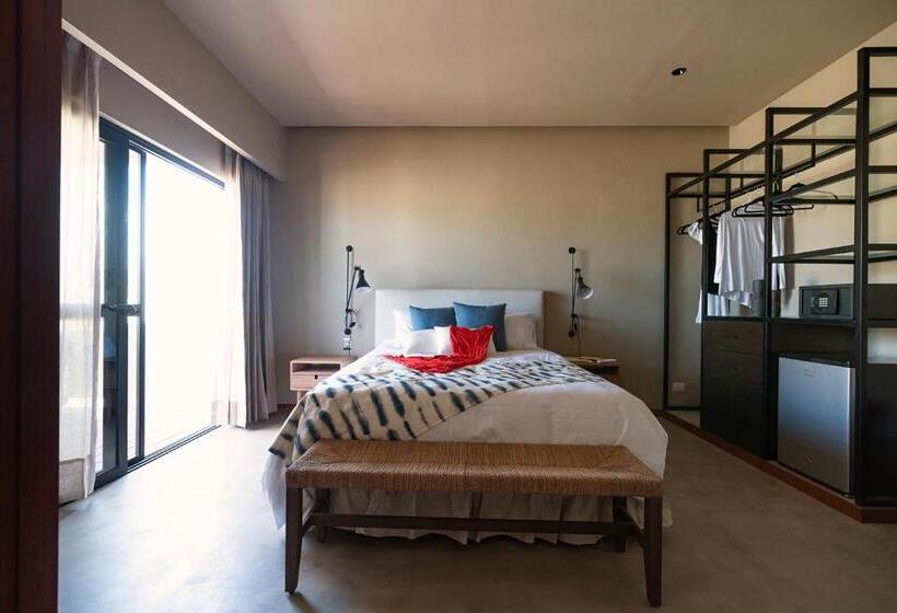 اتاق لوکس با بالکن و چشم‌انداز دریا, Norte Suites Boutique