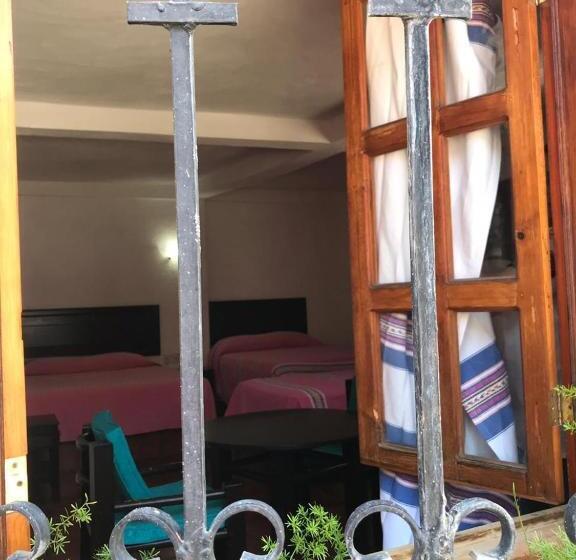 اتاق استاندارد, Yaxche
